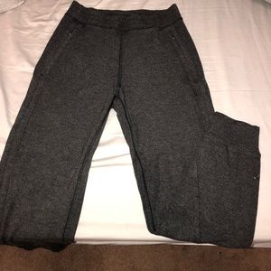 Women’s LuluLemon Joggers Size 4